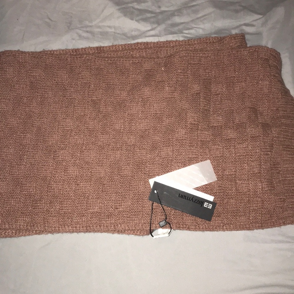 Brand New Men’s Scarf